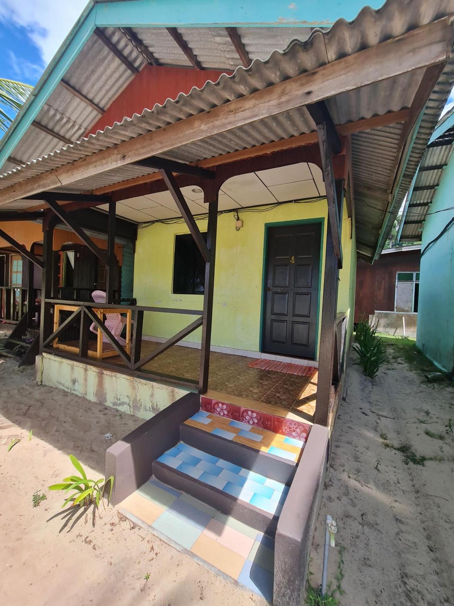 Rainbow Tioman Cottage Kampong Juara Екстериор снимка